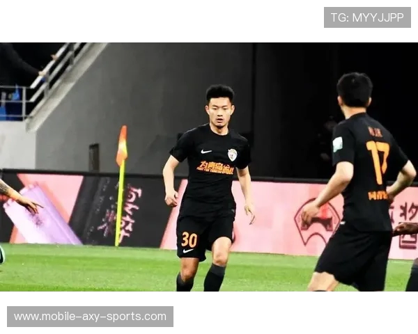 嵩山龙门主场鏖战青岛海牛双方誓夺关键三分力保保级希望