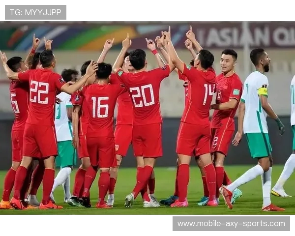 中国男足新阵容首秀表现亮眼全场配合默契展现重振雄风决心