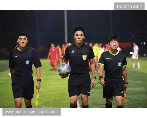 重庆足球队反击战术分析及其在赛季中的成败得失探讨