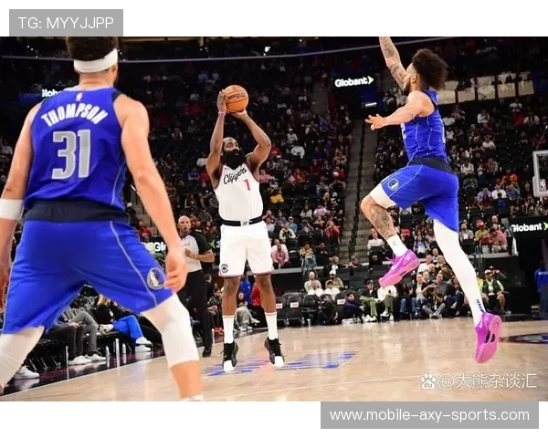 独行侠挑战快船 全新对决引爆NBA季后赛激烈战火 独行侠挑战快船 全新对决引爆NBA季后赛激烈战火