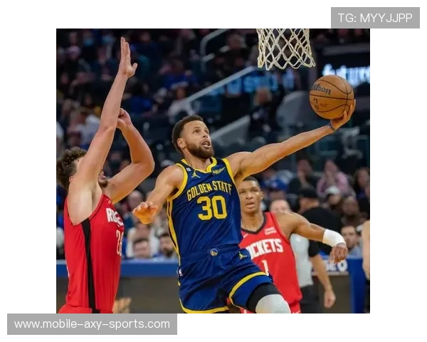 勇士与掘金激战正酣麦考表现出色助力球队争胜 勇士与掘金激战正酣麦考表现出色助力球队争胜